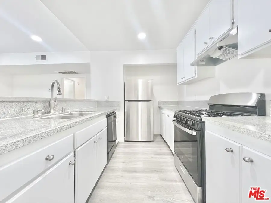 7437 Haskell Avenue, Van Nuys, CA 91406 - #2