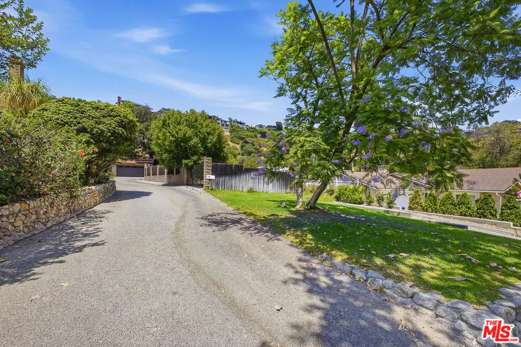2215 Crescent Avenue, Montrose, CA 91020 - #1