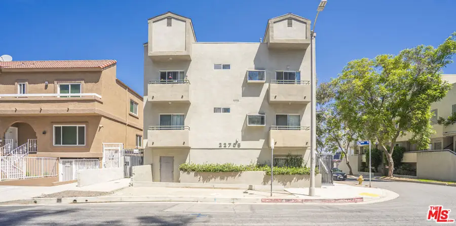 22705 Del Valle Street, Woodland Hills, CA 91364 - #3