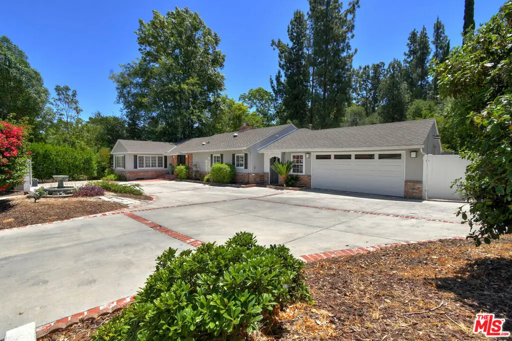20044 Wells Drive, Woodland Hills, CA 91364 - #1