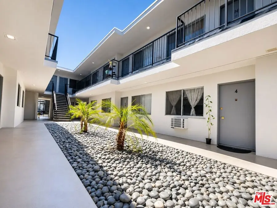 7356 Haskell Avenue, Van Nuys, CA 91406 - #3