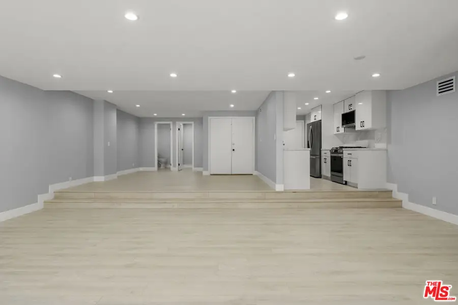 441 N Oakhurst Drive #206, Beverly Hills, CA 90210 - #3