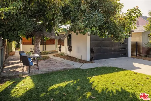 3152 Atwater Avenue, Los Angeles, CA 90039