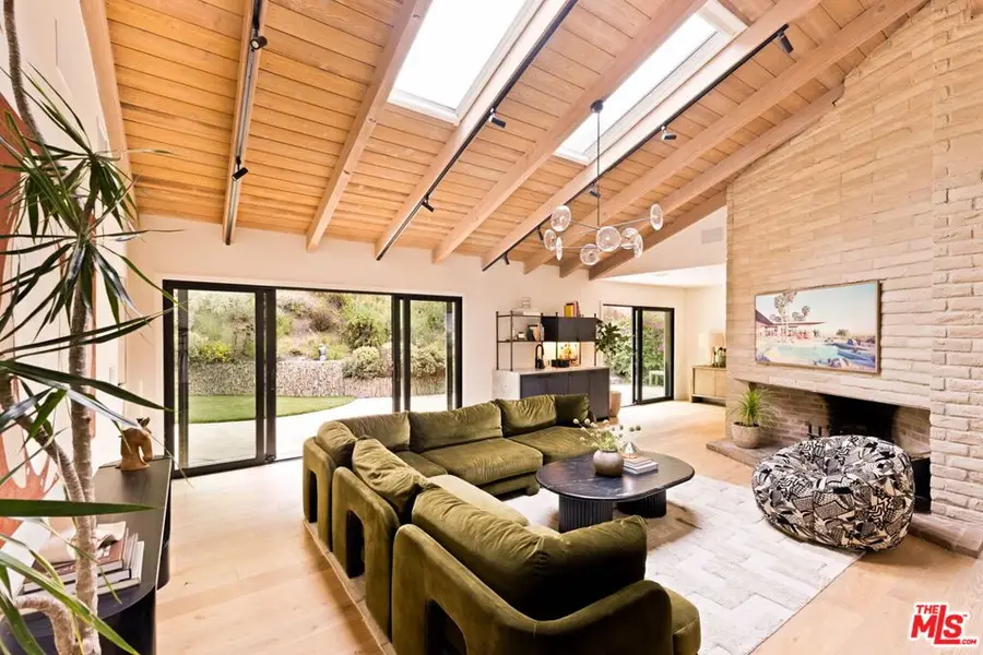 3546 Mandeville Canyon Road, Los Angeles, CA 90049 - #3