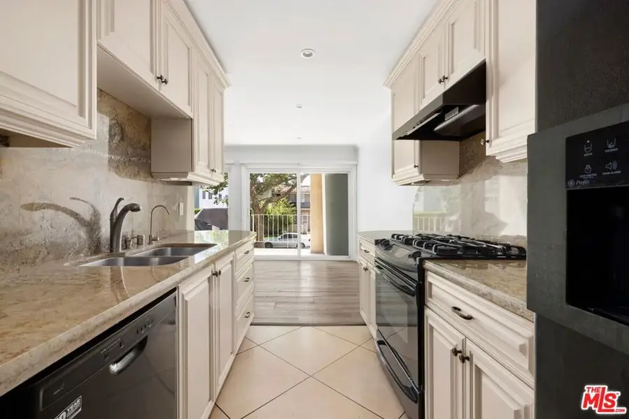 423 S Rexford Drive #106, Beverly Hills, CA 90212 - #3