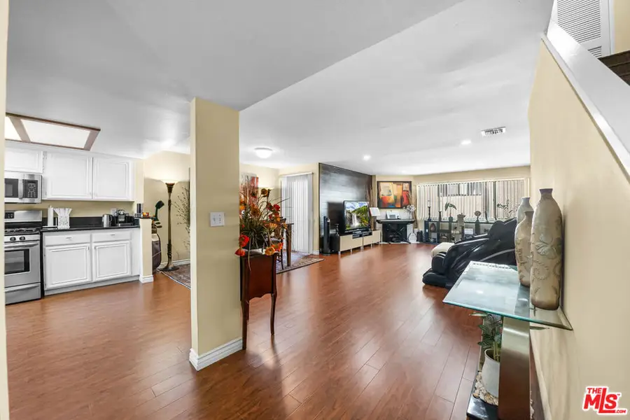 554 E San Jose Avenue #203, Burbank, CA 91501 - #3