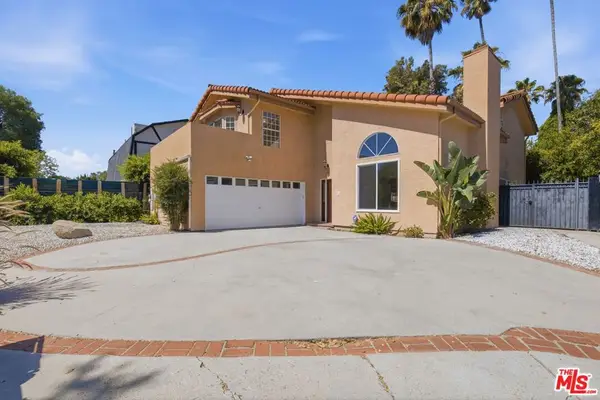 19250 Oxnard Street, Tarzana, CA 91356