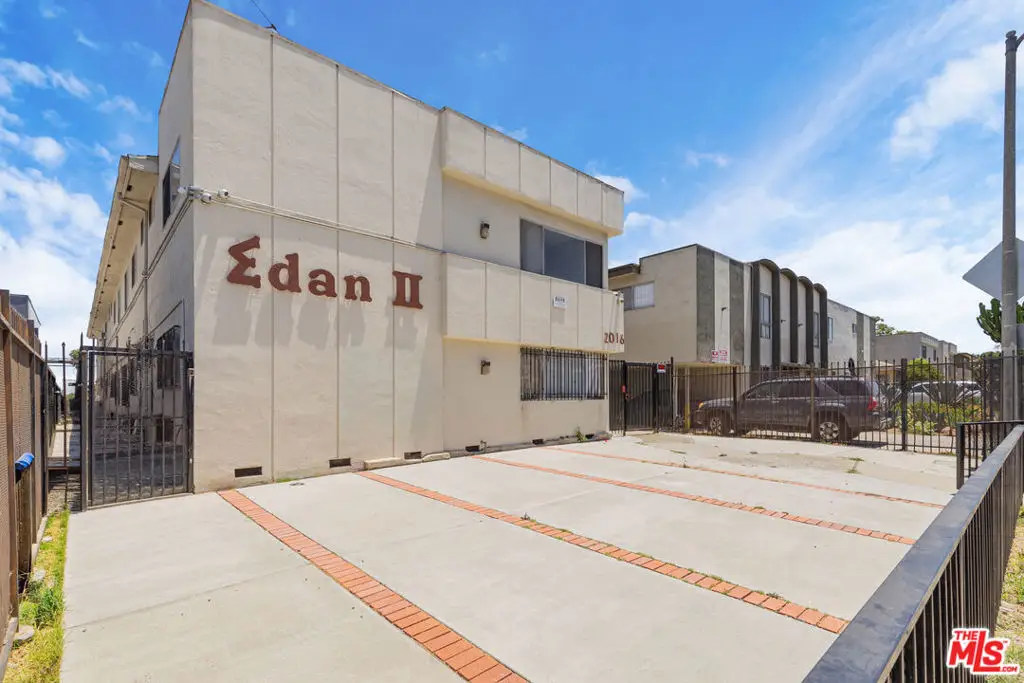 2016 S Bedford Street, Los Angeles, CA 90034 - #1