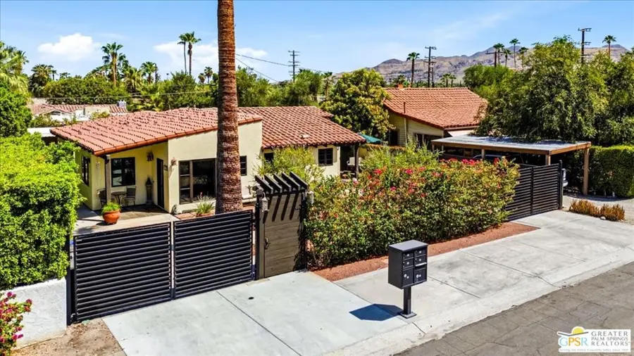 566 S Calle Ajo, Palm Springs, CA 92264 - #2