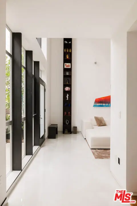 825 N Kings Road #2, West Hollywood, CA 90069 - #2