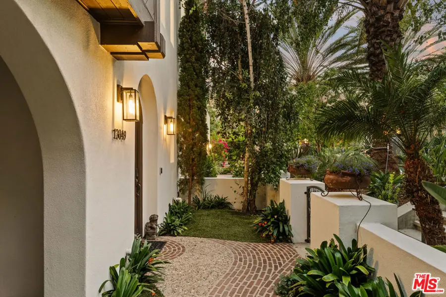 13049 S Icon Circle, Playa Vista, CA 90094 - #2