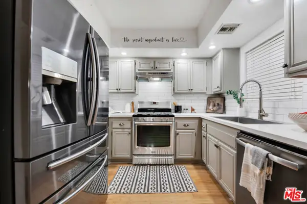 20155 Keswick Street #107, Winnetka, CA 91306