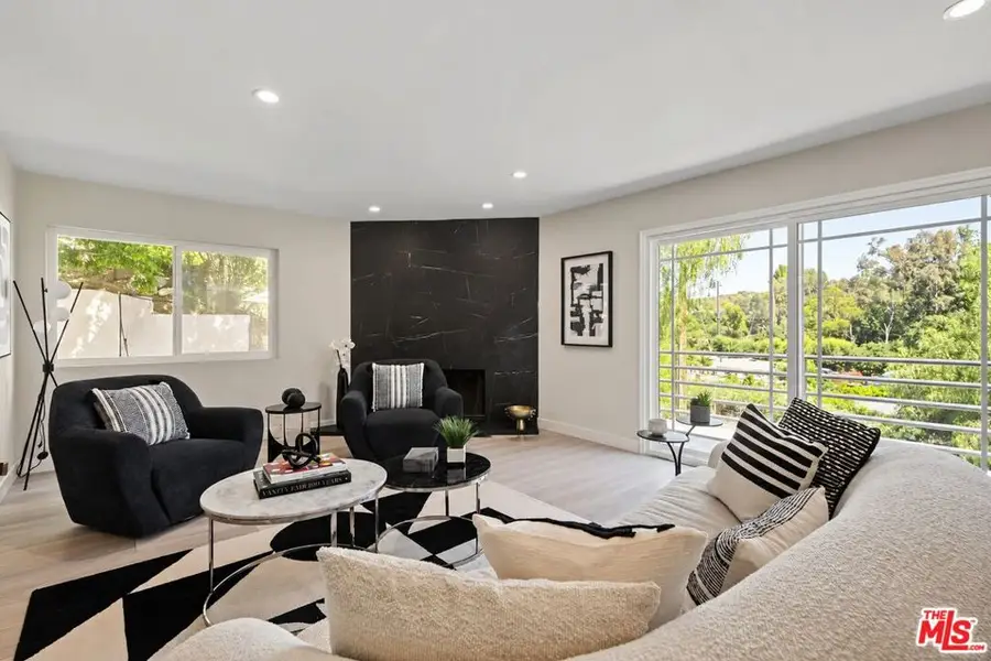 21490 Arcos Drive, Woodland Hills, CA 91364 - #2