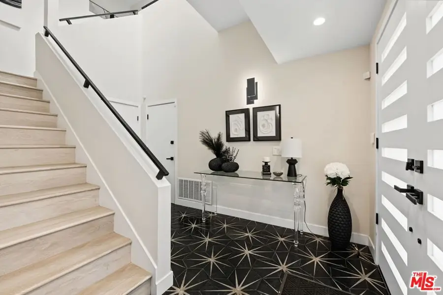 21490 Arcos Drive, Woodland Hills, CA 91364 - #3