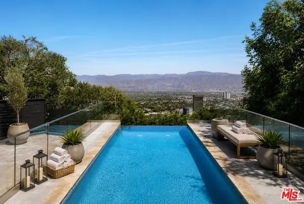 7825 Torreyson Drive, Los Angeles, CA 90046