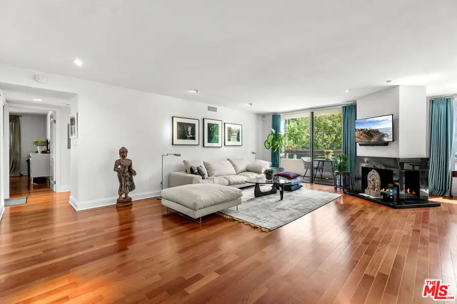 851 N Kings Road #102, West Hollywood, CA 90069 - #2