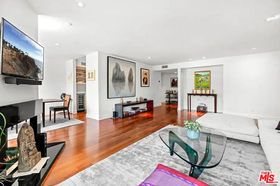 851 N Kings Road #102, West Hollywood, CA 90069 - #3