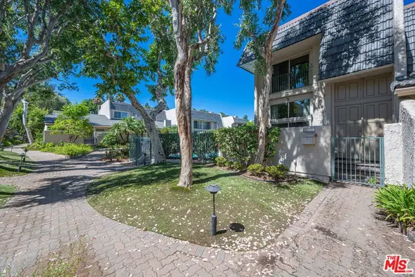 6217 1/2 Randi Avenue, Woodland Hills, CA 91367