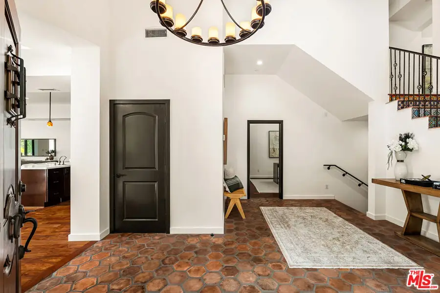 8836 Wonderland Avenue, Los Angeles, CA 90046 - #3