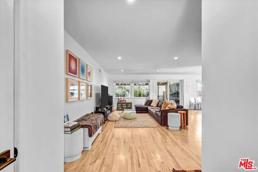 19803 Bassett Street, Winnetka, CA 91306 - #2