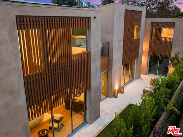2132 Walnut Avenue, Venice, CA 90291
