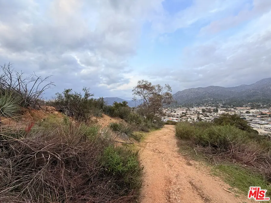 9727 N Estaban Way, Tujunga, CA 91042 - #2