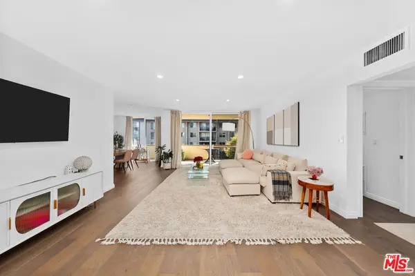 11970 Montana Avenue #207, Los Angeles, CA 90049