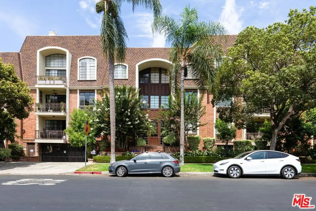 11939 Gorham Avenue #204, Los Angeles, CA 90049 - #1