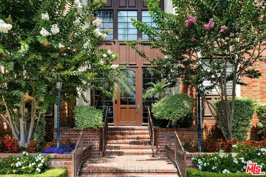 11939 Gorham Avenue #204, Los Angeles, CA 90049 - #2