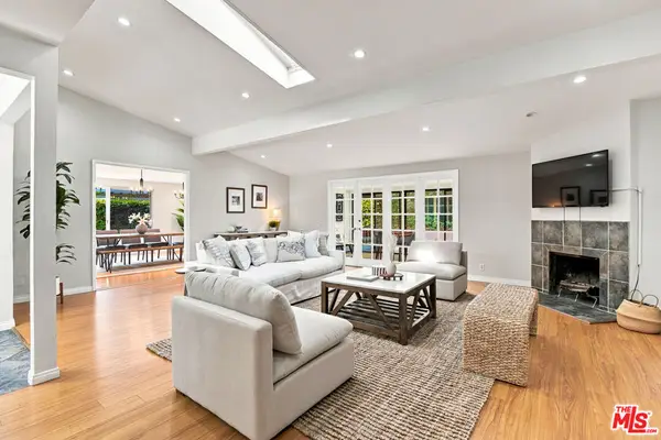 6443 Graves Avenue, Lake Balboa, CA 91406