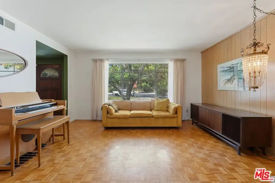18914 Malden Street, Northridge, CA 91324 - #2