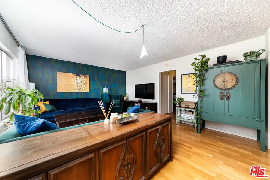 5232 Corteen Place #25, Valley Village, CA 91607 - #3