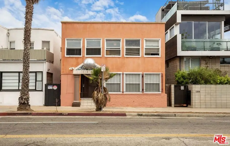 1304 Pacific Avenue, Venice, CA 90291 - #2