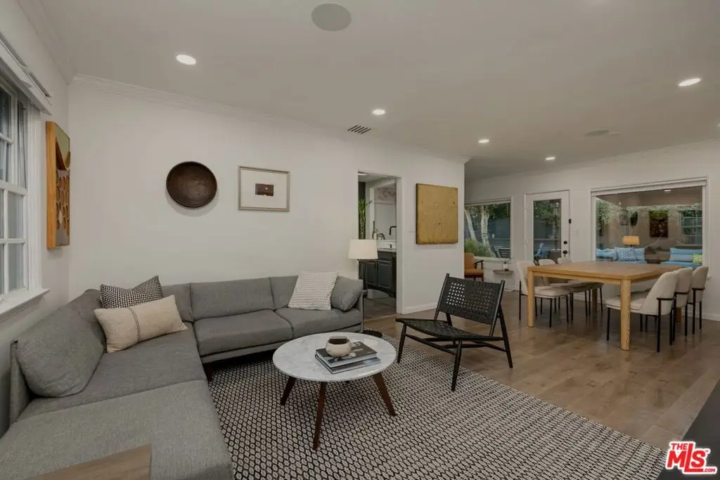 7244 Chicopee Avenue, Lake Balboa, CA 91406 - #1