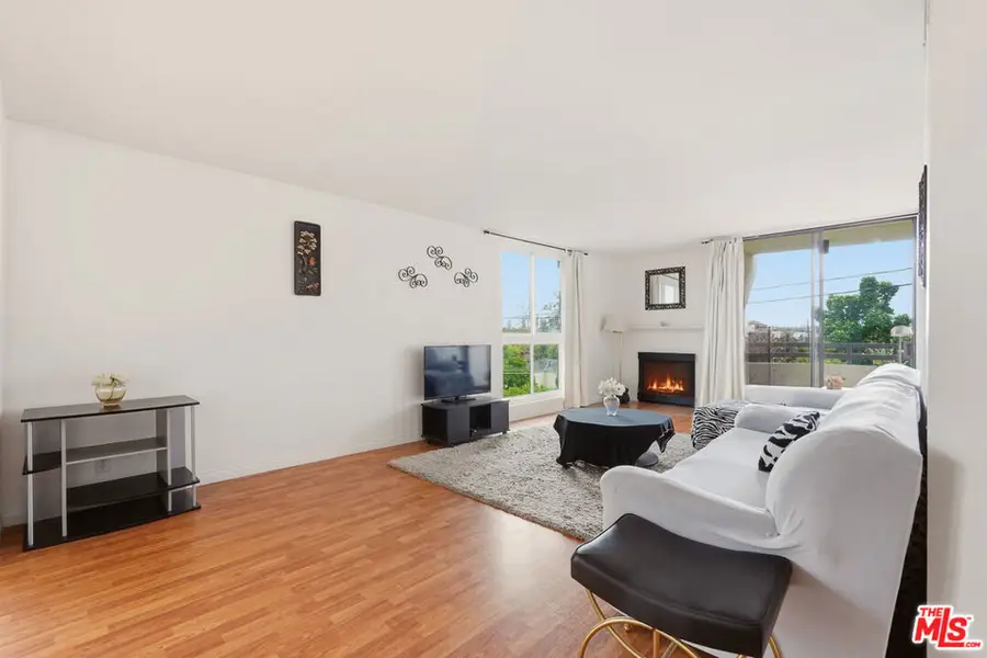 911 N Kings Road #310, West Hollywood, CA 90069 - #2