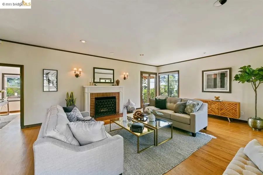 2643 Carisbrook Dr, Oakland, CA 94611 - #2