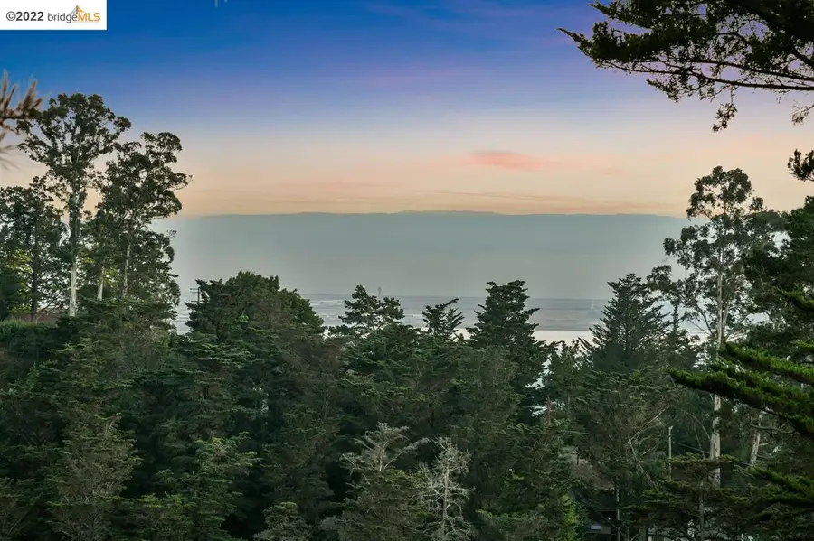 2835 Morley Dr, Oakland, CA 94611 - #2