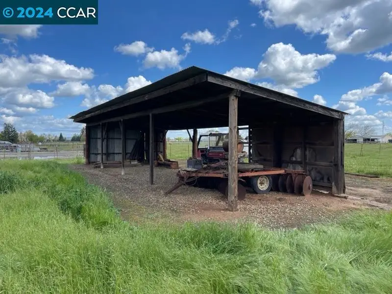 8999 Pettyjohn Rd, Red Bluff, CA 96080 - Image #2