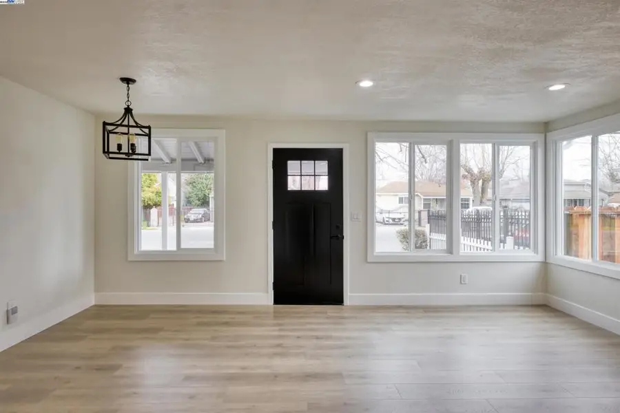 577 Capistrano Dr, Oakland, CA 94603 - #3