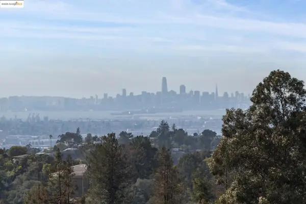 93 Thousand Oaks St, Oakland, CA 94605