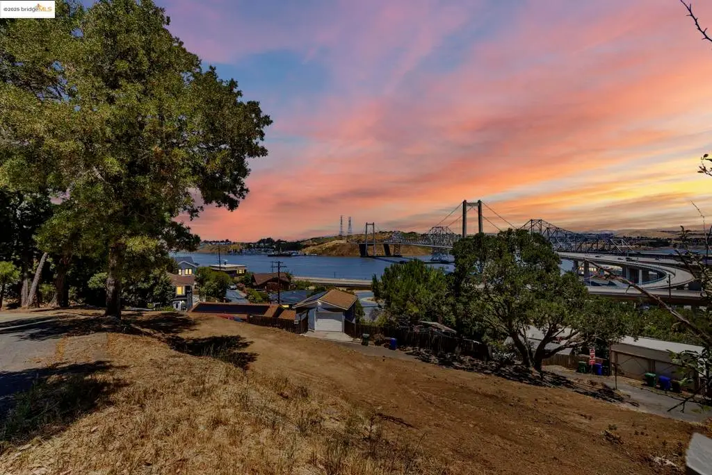 125 Kendall Ave, Crockett, CA 94525 - Image #1