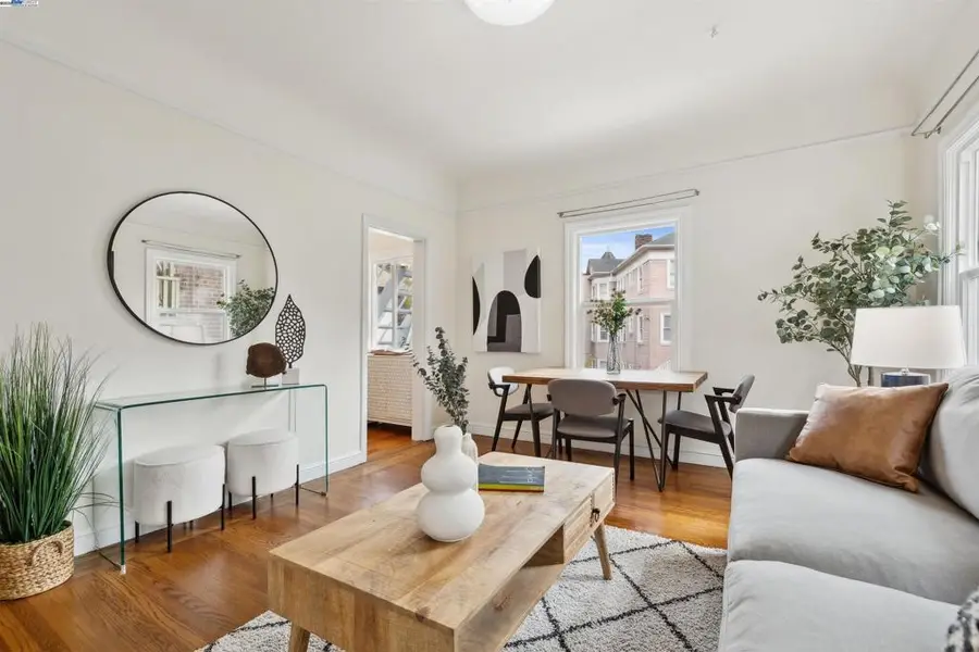 1438 Lakeshore Ave #6, Oakland, CA 94606 - Image #2