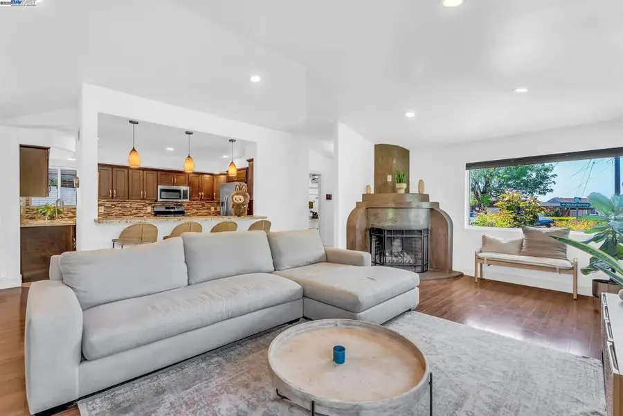 6400 Mokelumne Ave, Oakland, CA 94605 - Image #2