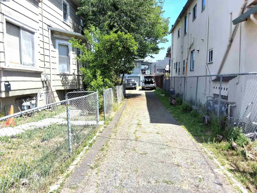 3020 E. 19th St, Oakland, CA 94601 - Image #2