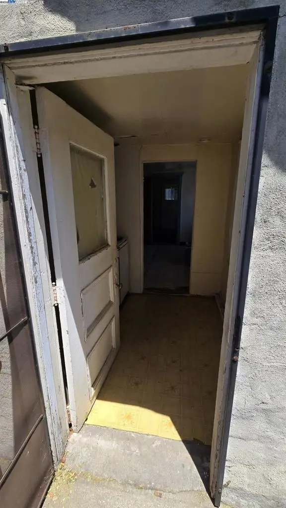 3020 E. 19th St, Oakland, CA 94601 - Image #3