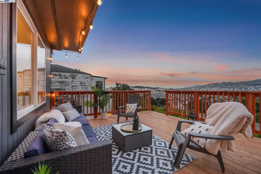 471 Joost Avenue, San Francisco, CA 94127 - Image #2