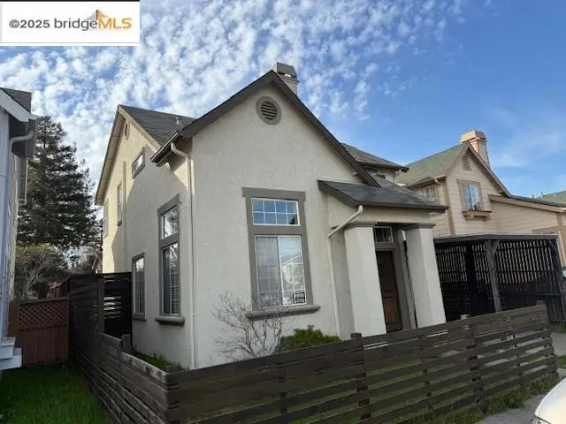 991 Village Cir, Oakland, CA 94607 - Image #1