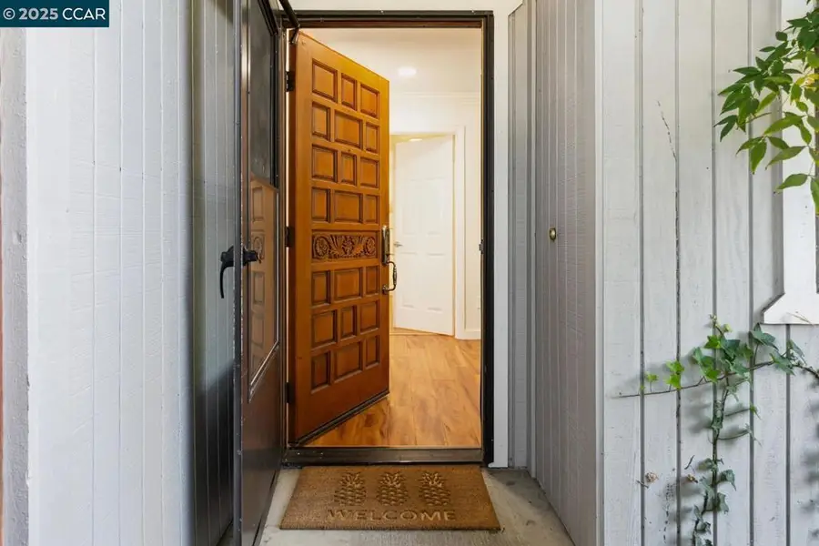 128 Via Cabrera Ln, Martinez, CA 94553 - Image #2