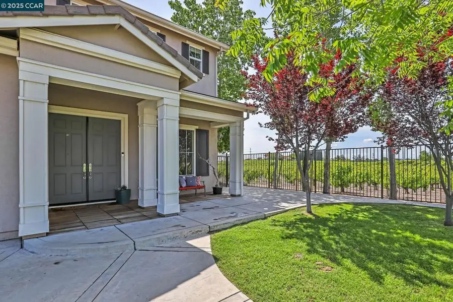 21 Foxglove Ct, Oakley, CA 94561 - Image #2