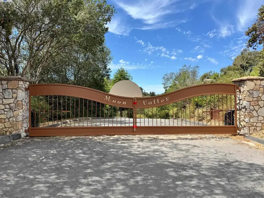 905 Moon Valley Ranch Rd, Watsonville, CA 95076 - Image #2